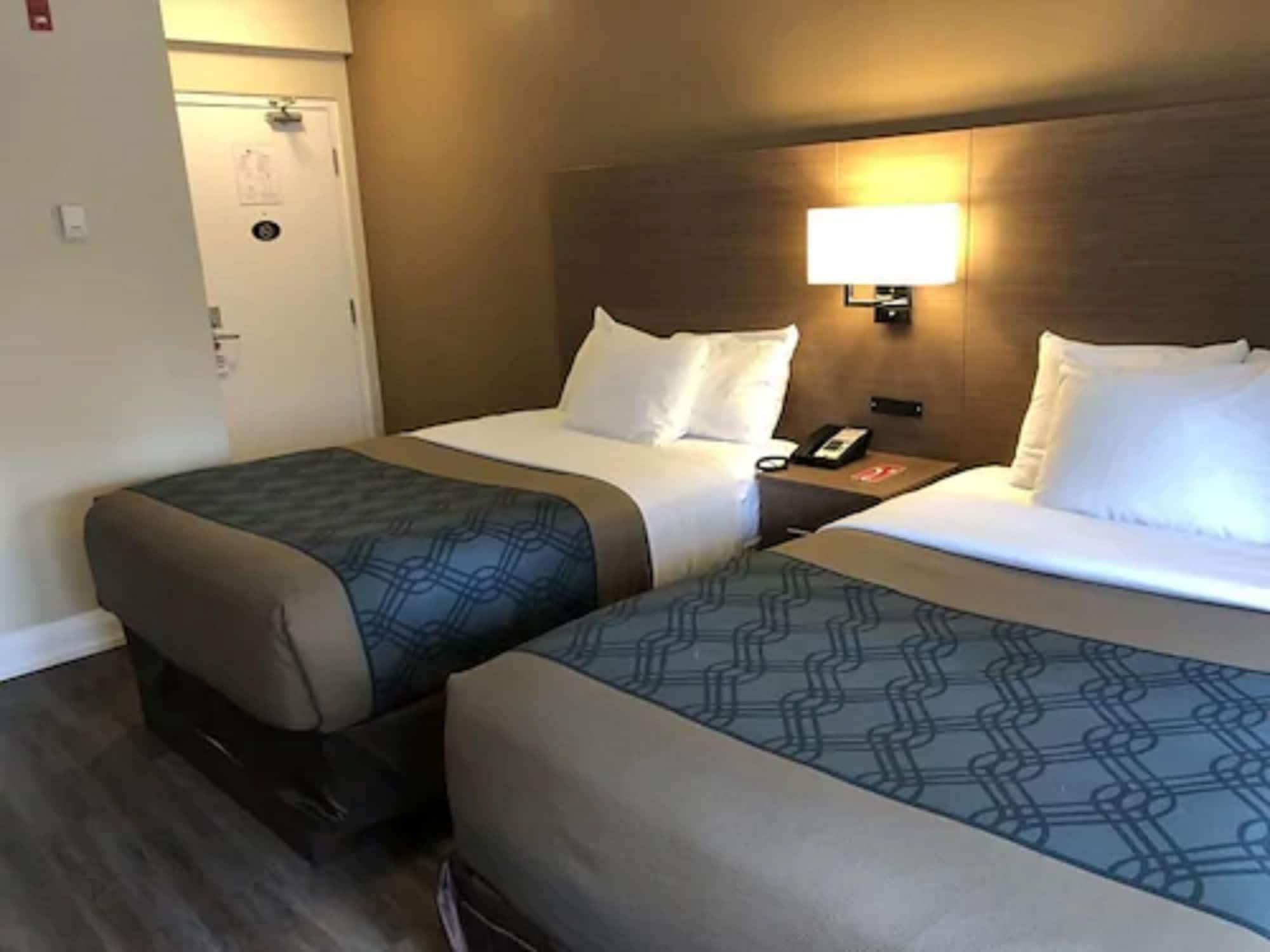Econo Lodge Inn&Suites Downtown Toronto Zewnętrze zdjęcie