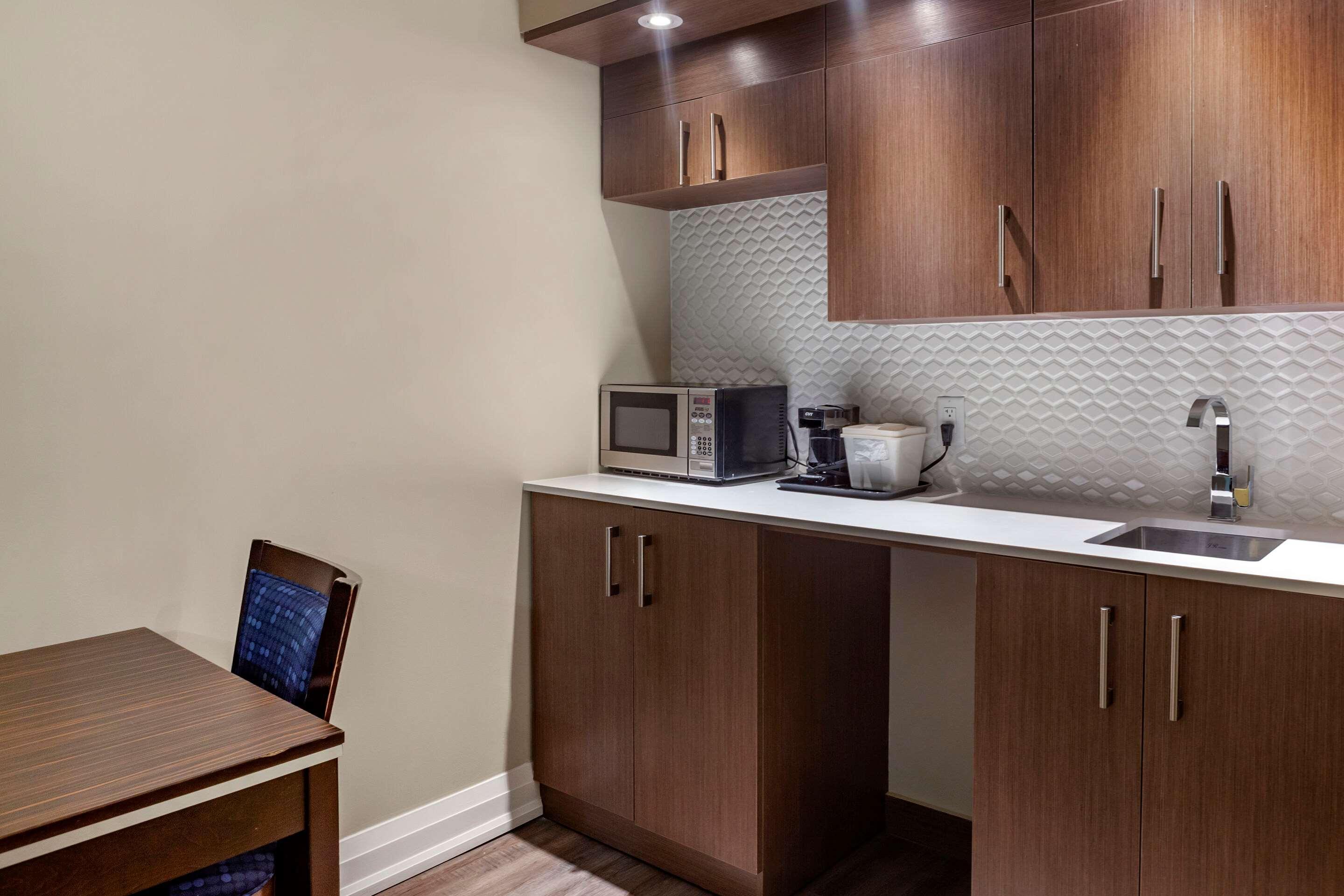 Econo Lodge Inn&Suites Downtown Toronto Zewnętrze zdjęcie