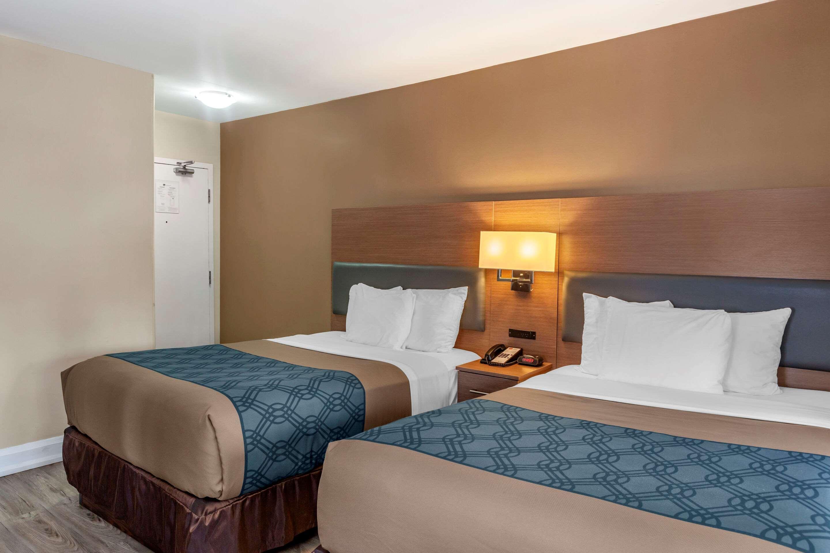 Econo Lodge Inn&Suites Downtown Toronto Zewnętrze zdjęcie