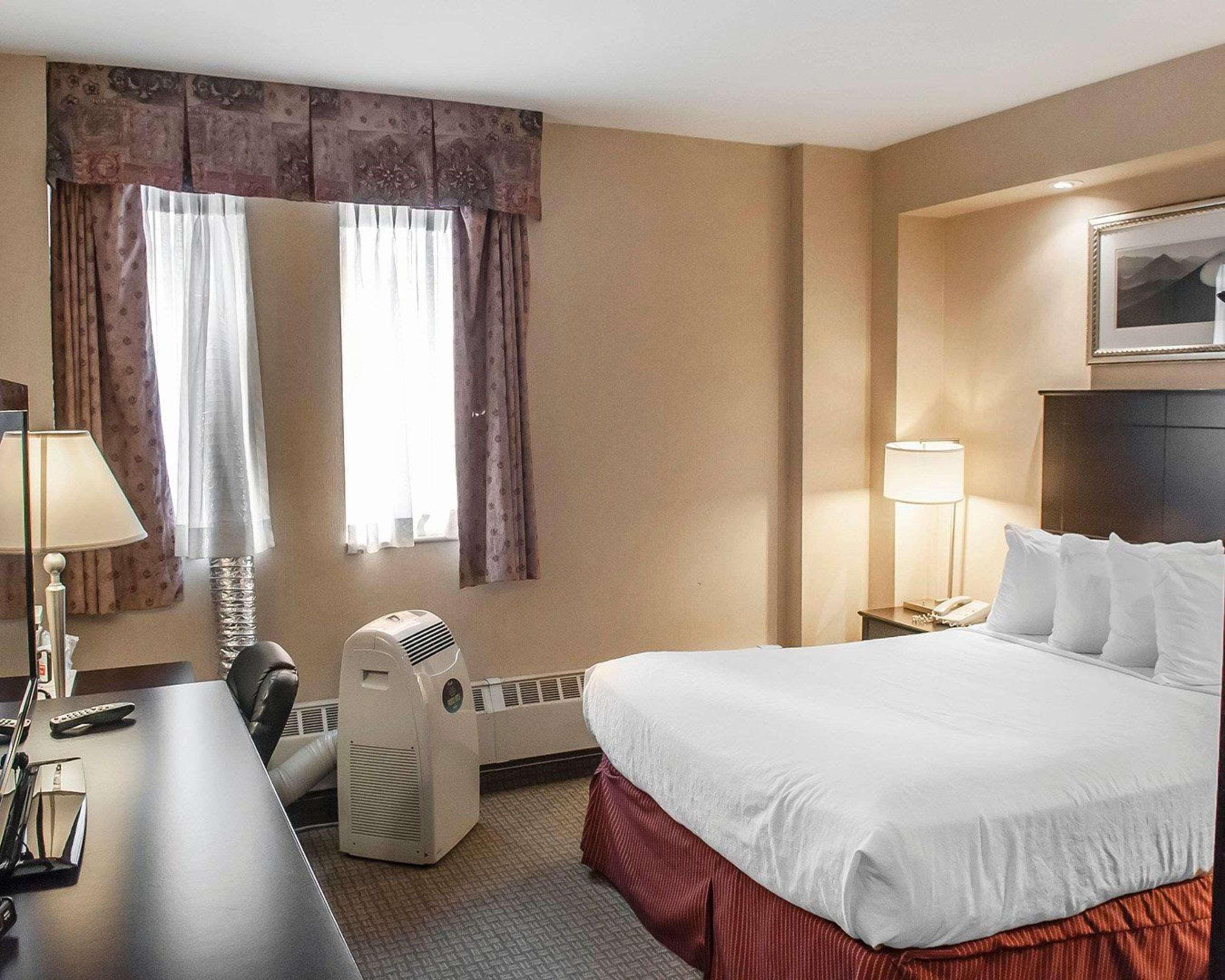 Econo Lodge Inn&Suites Downtown Toronto Zewnętrze zdjęcie