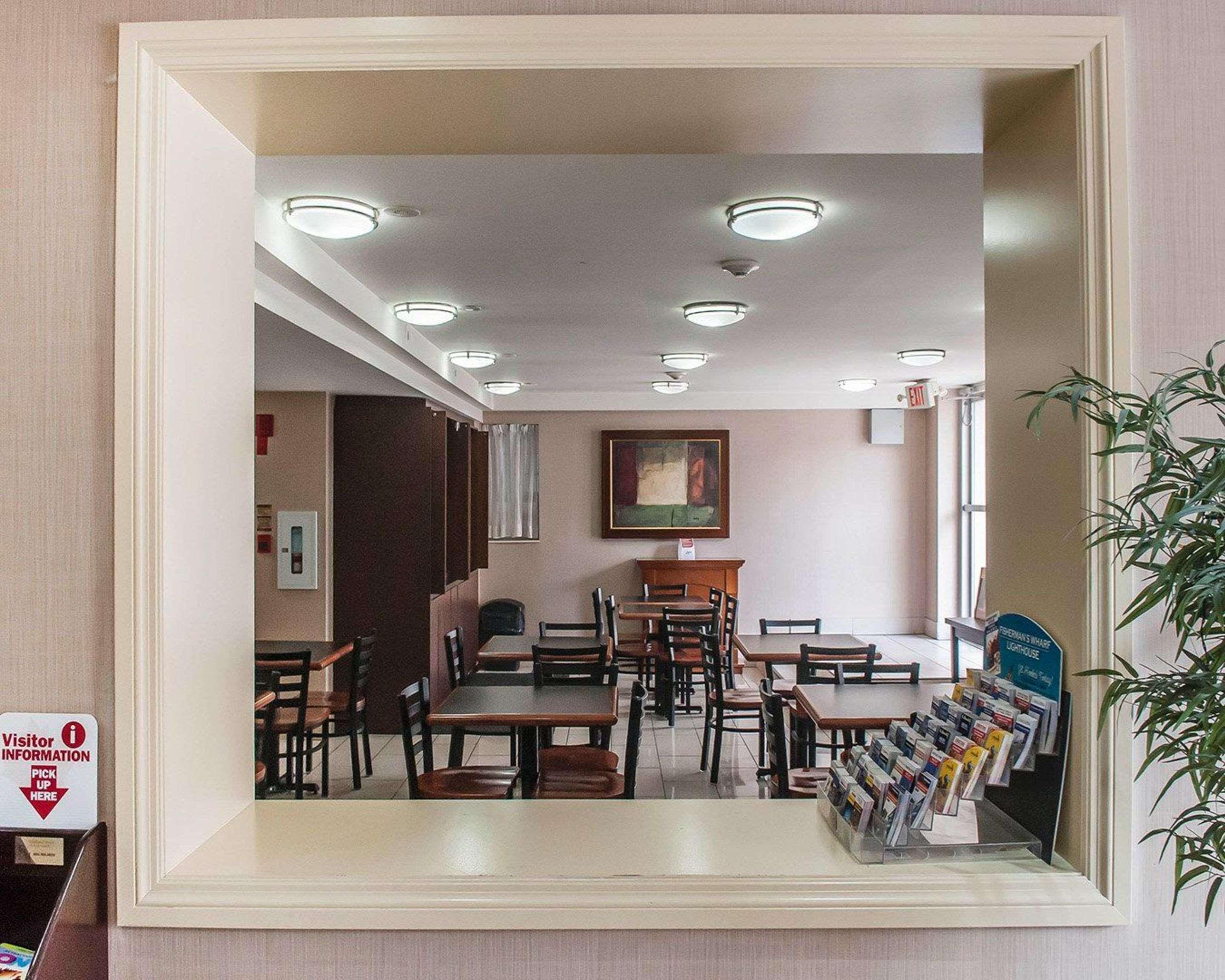 Econo Lodge Inn&Suites Downtown Toronto Zewnętrze zdjęcie