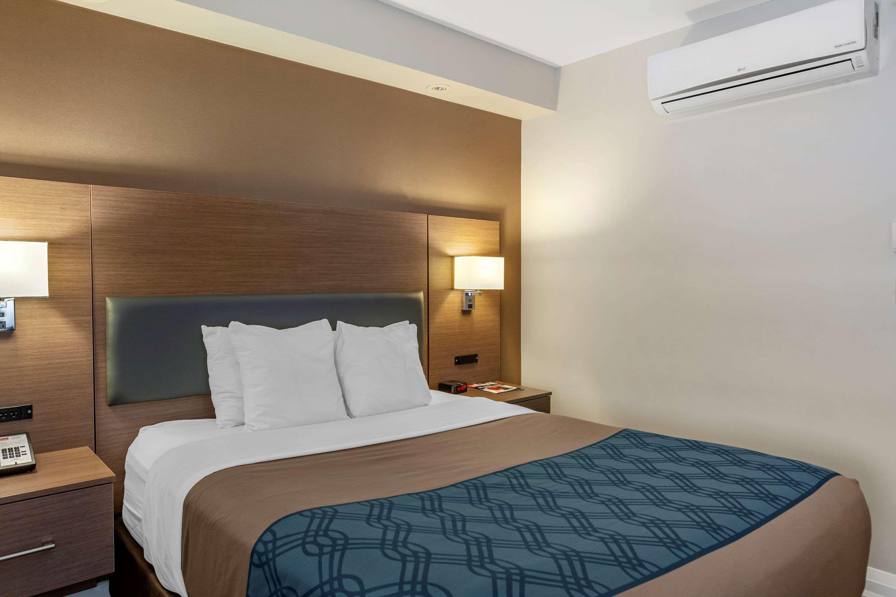 Econo Lodge Inn&Suites Downtown Toronto Zewnętrze zdjęcie