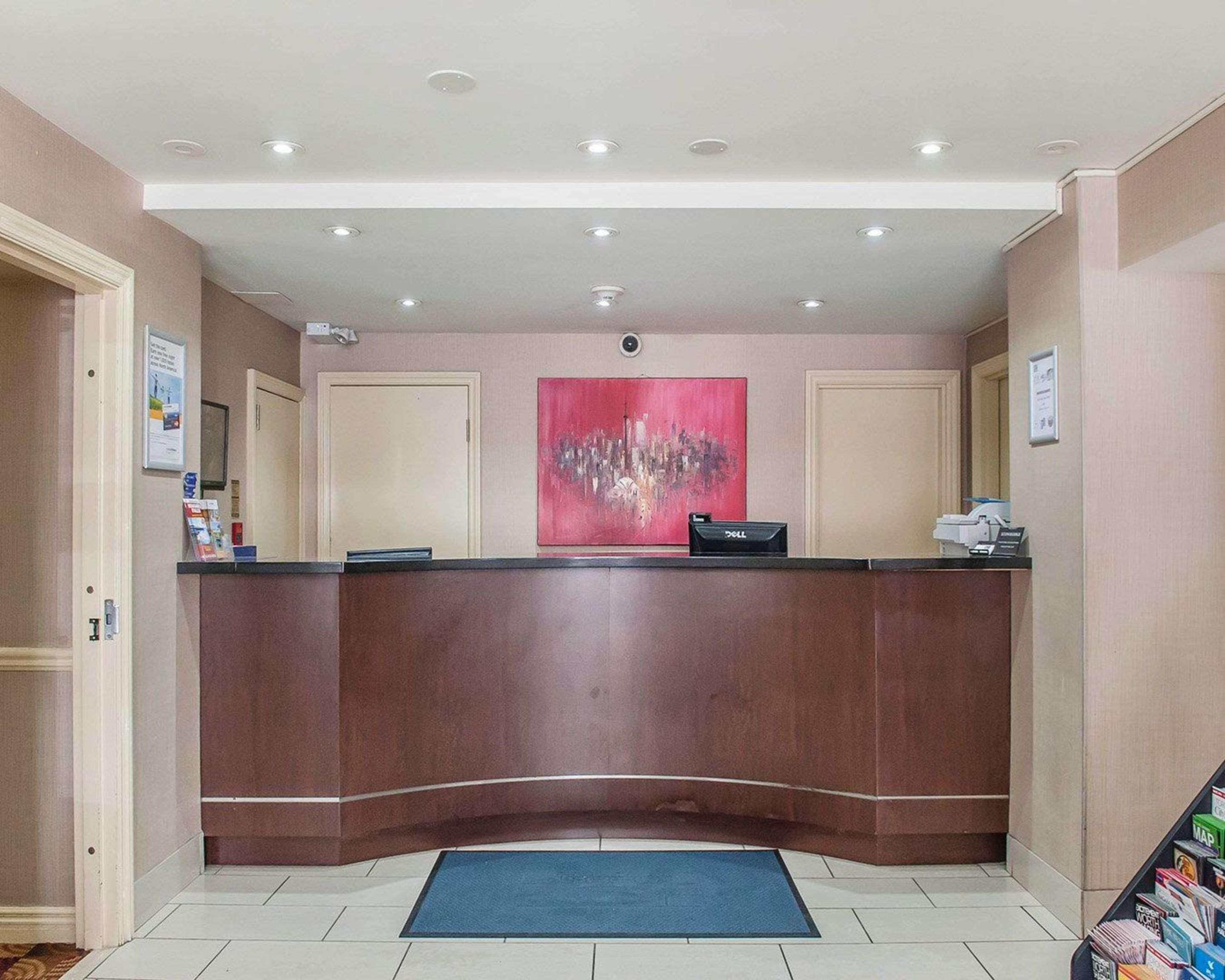Econo Lodge Inn&Suites Downtown Toronto Zewnętrze zdjęcie