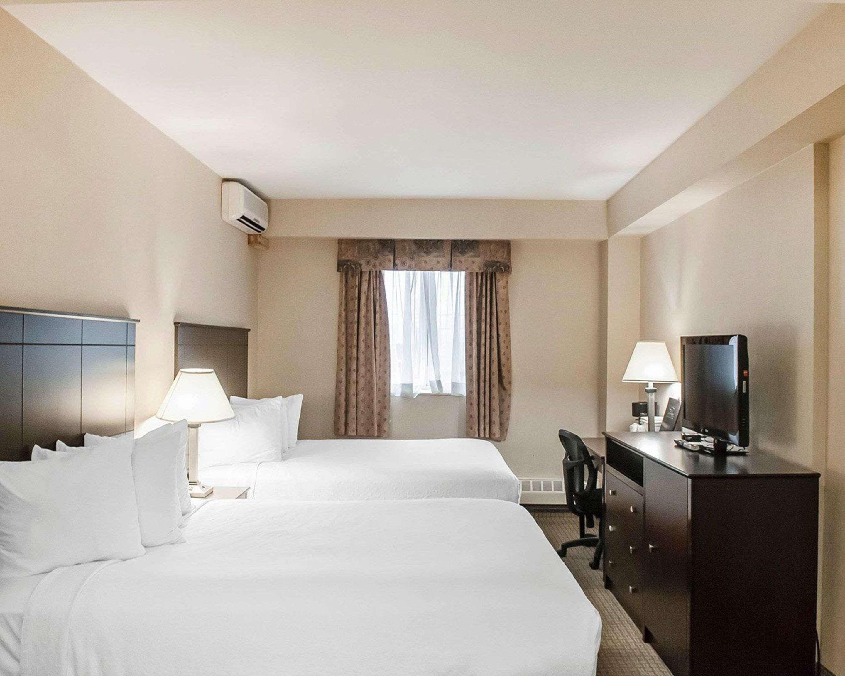 Econo Lodge Inn&Suites Downtown Toronto Zewnętrze zdjęcie