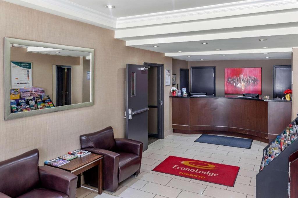 Econo Lodge Inn&Suites Downtown Toronto Zewnętrze zdjęcie