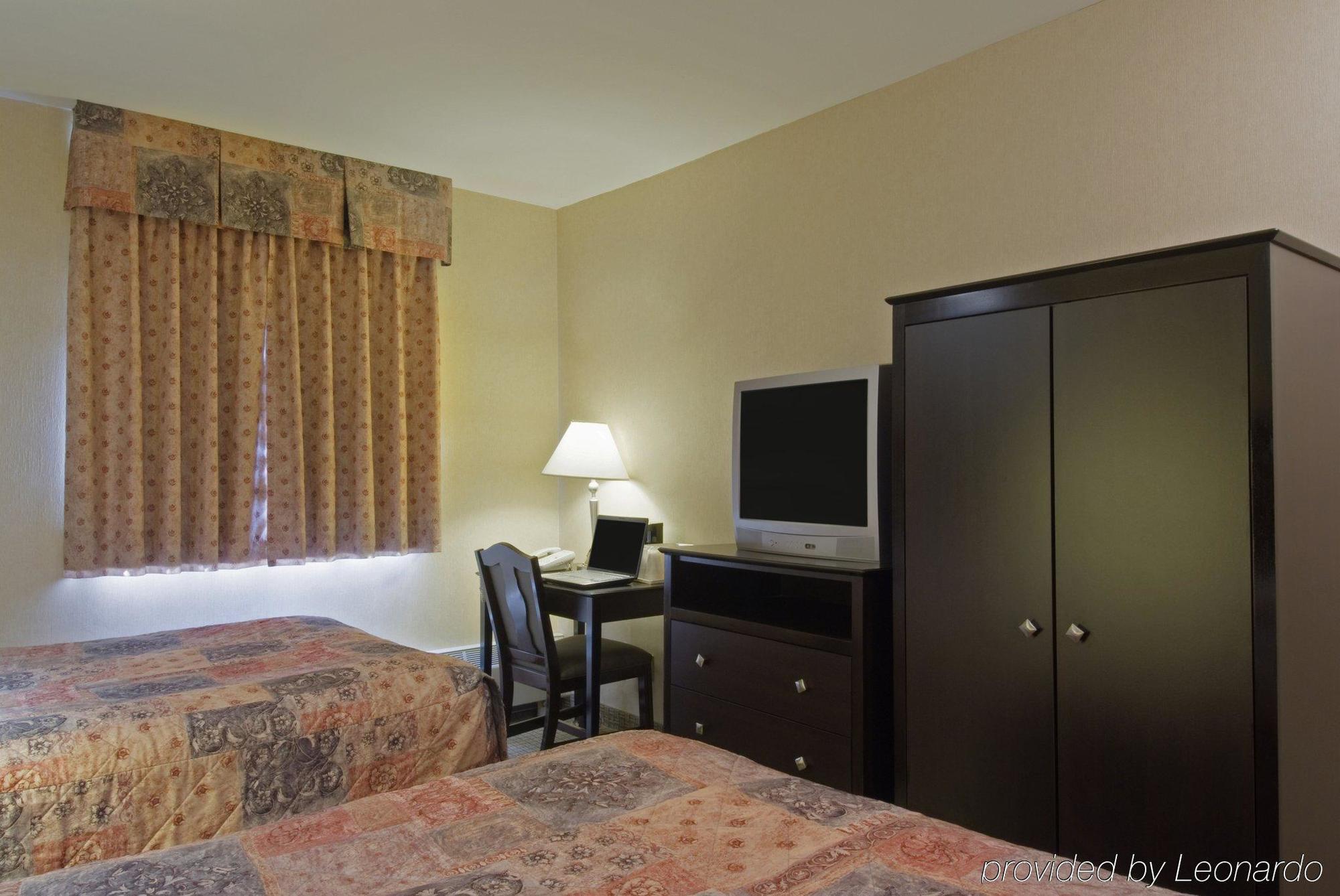 Econo Lodge Inn&Suites Downtown Toronto Zewnętrze zdjęcie