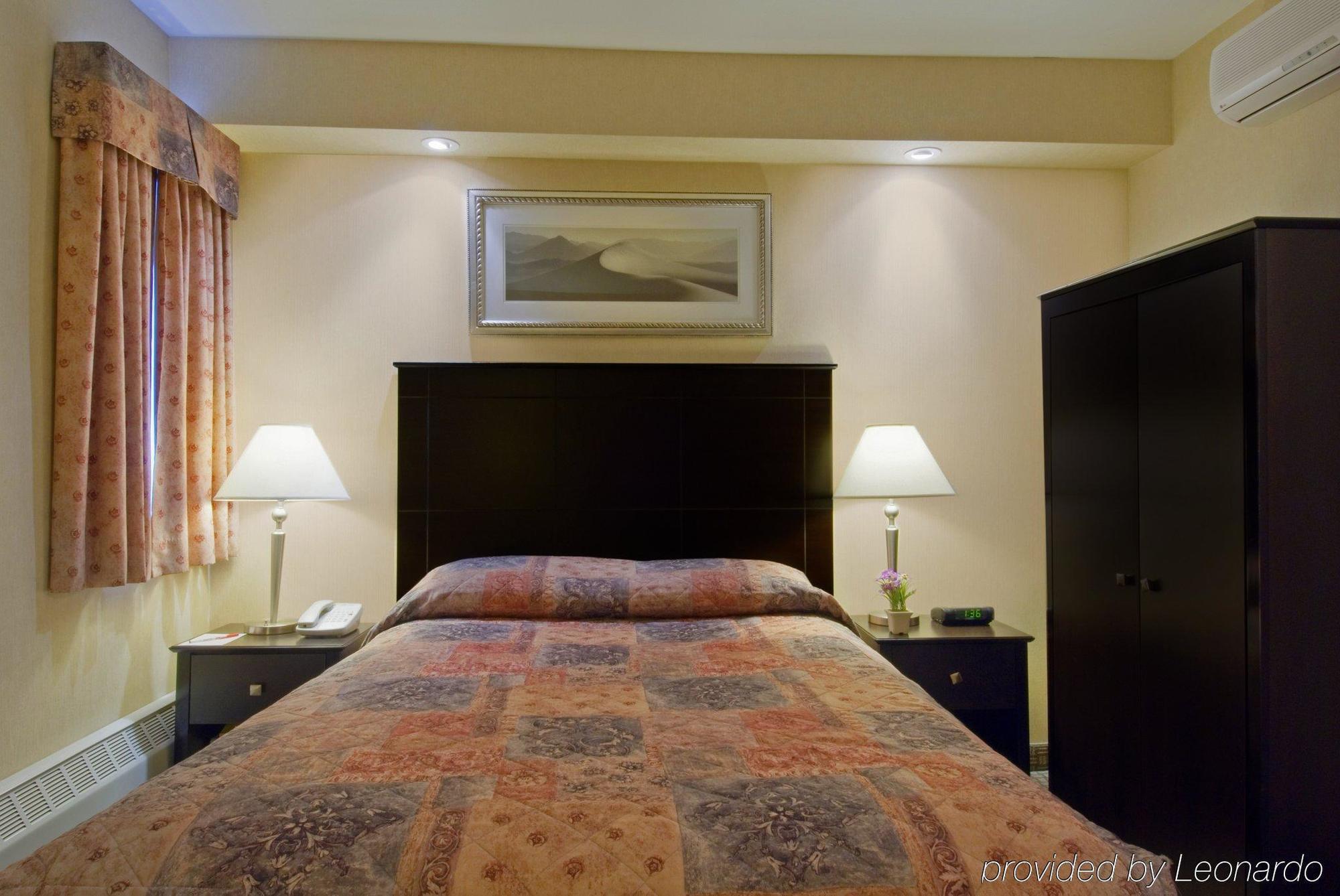 Econo Lodge Inn&Suites Downtown Toronto Zewnętrze zdjęcie